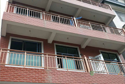 简约阳台护栏易打理